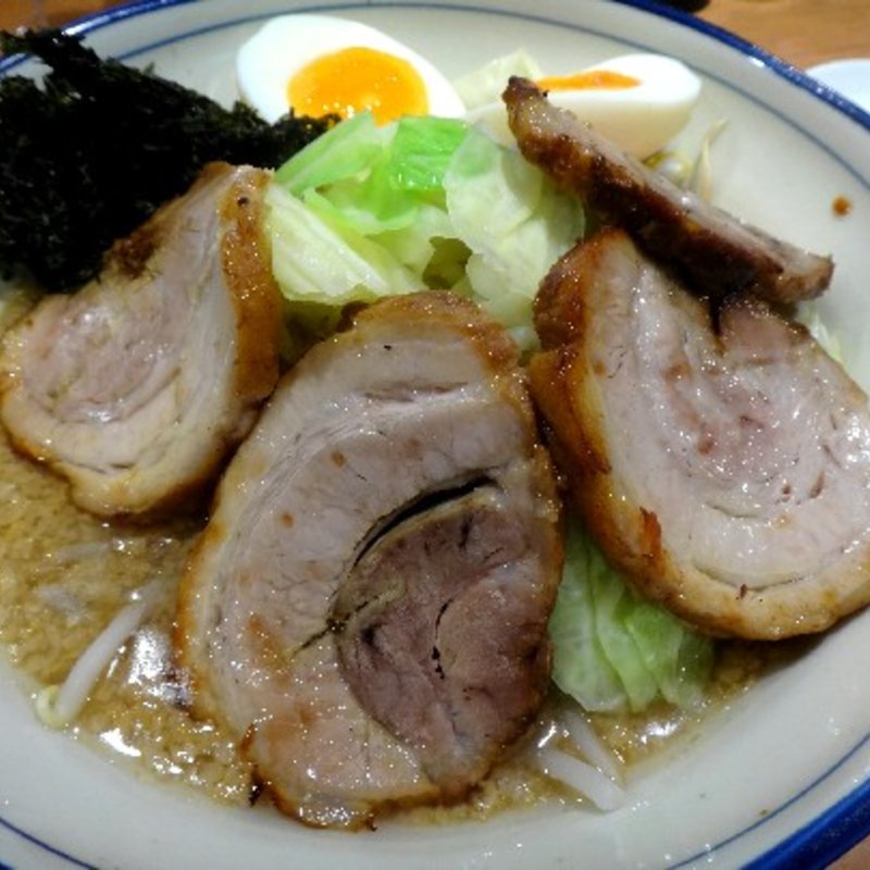 醤油とんこつ全部入り(らーめん勇)