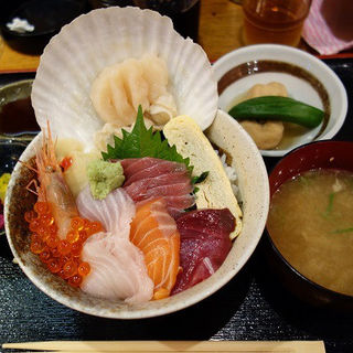 海鮮丼(北海道八雲町 三越前店)