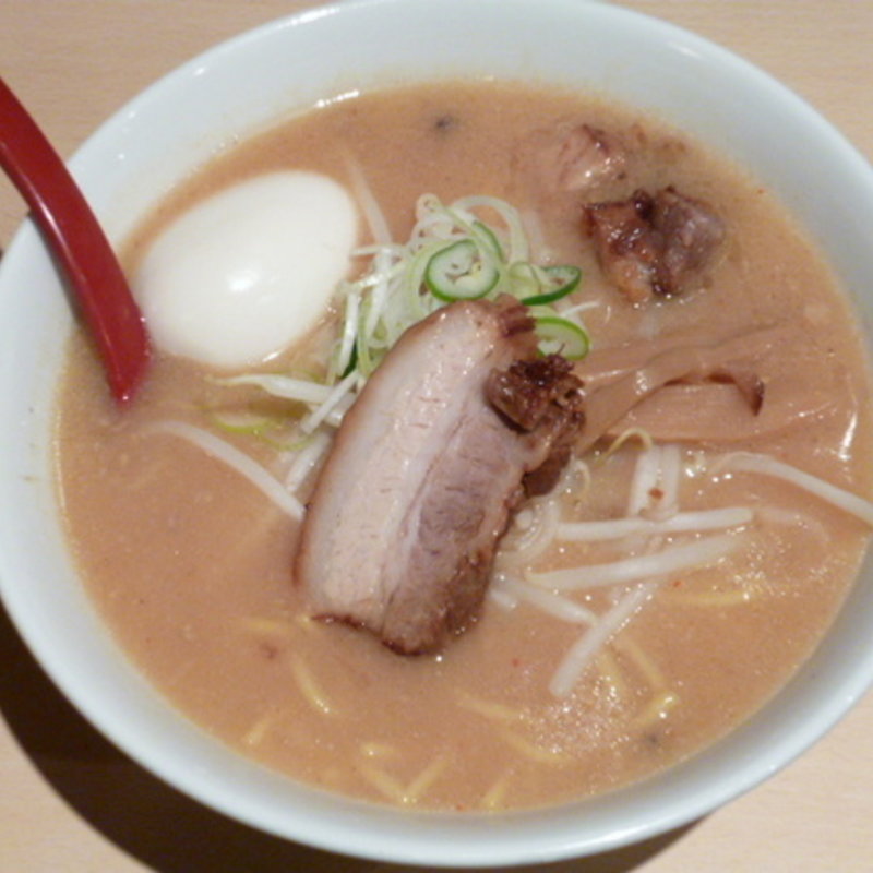北海道味噌ラーメン 玉子入り(北海道恵比寿 立川ラーメンスクエア店)