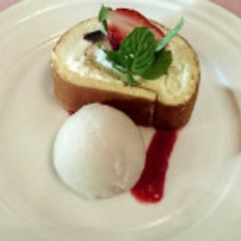 マロンのロールケーキ(北野坂にしむら珈琲店)