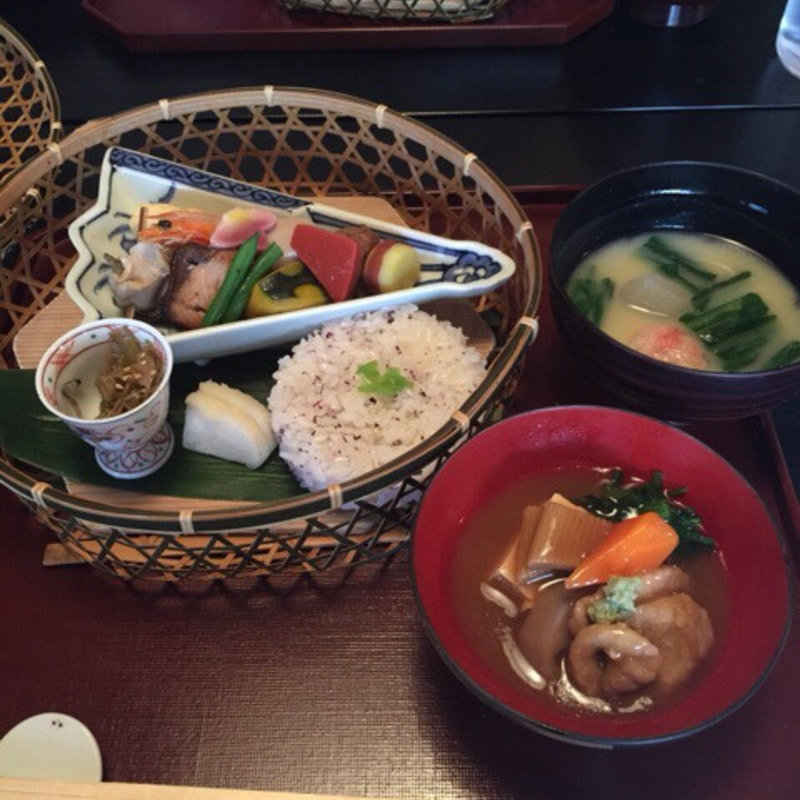 竹かご弁当（治部煮付き）(十月亭 （ジュウガツヤ）)