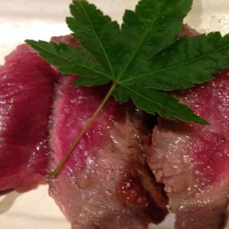 和牛のレア焼き(十番右京)