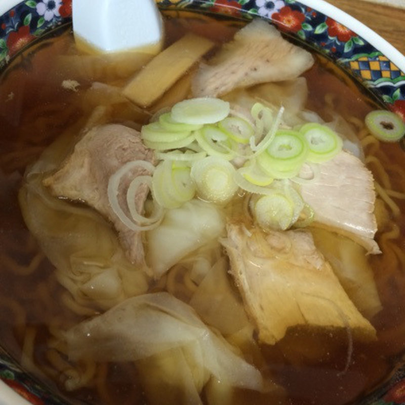 ワンタンメン(半月 )