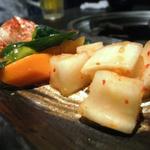 キムチ盛り合わせ(博多もつ鍋 まぁる。 八尾店)