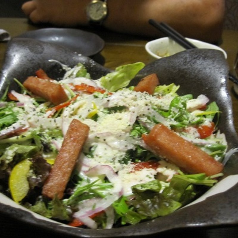 チーズたっぷりサラダ(博多もつ鍋 二十四 天神西通り店 （はかたもつなべ にじゅうよん）)