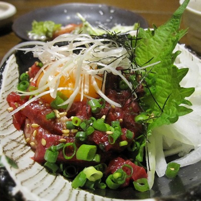 桜ユッケ(博多もつ鍋 二十四 天神西通り店 （はかたもつなべ にじゅうよん）)