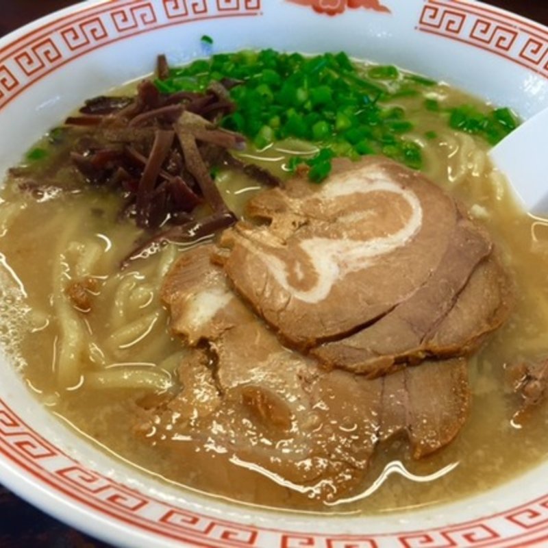豚骨ラーメン(博多ラーメン うまい軒)