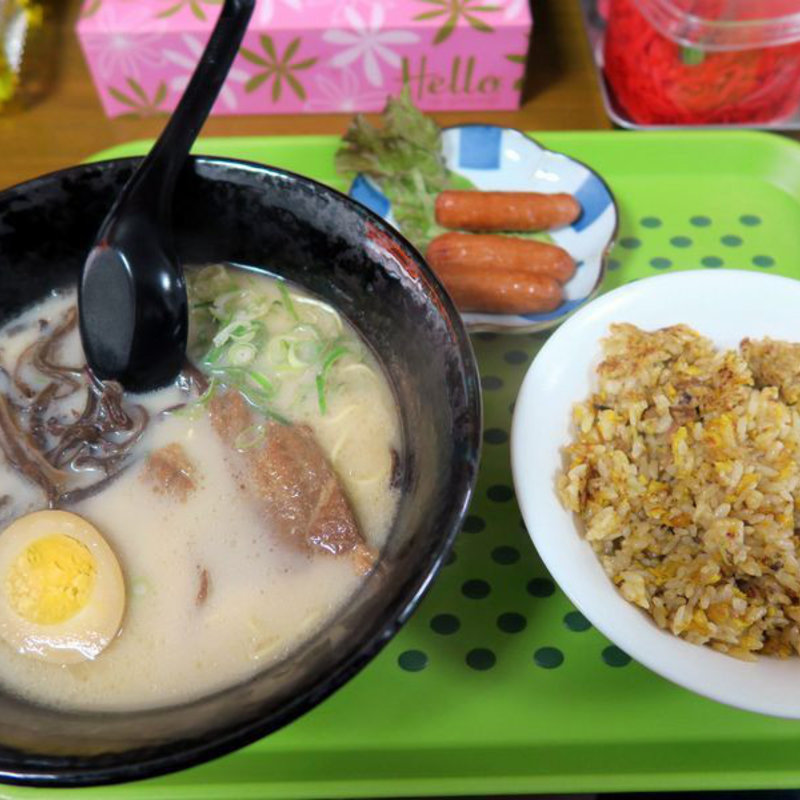 ラーメン＋炒飯＋ウインナーのセット(博多ラーメン　ほりさん )