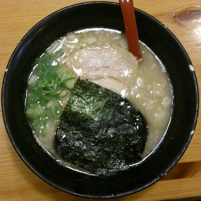 博多ラーメン　(博多ラーメン 本丸亭 飛島店 )