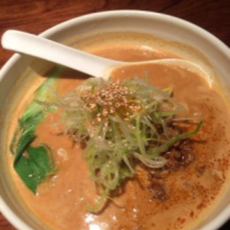 担々麺(博多八百萬 ハカタヤオマン)