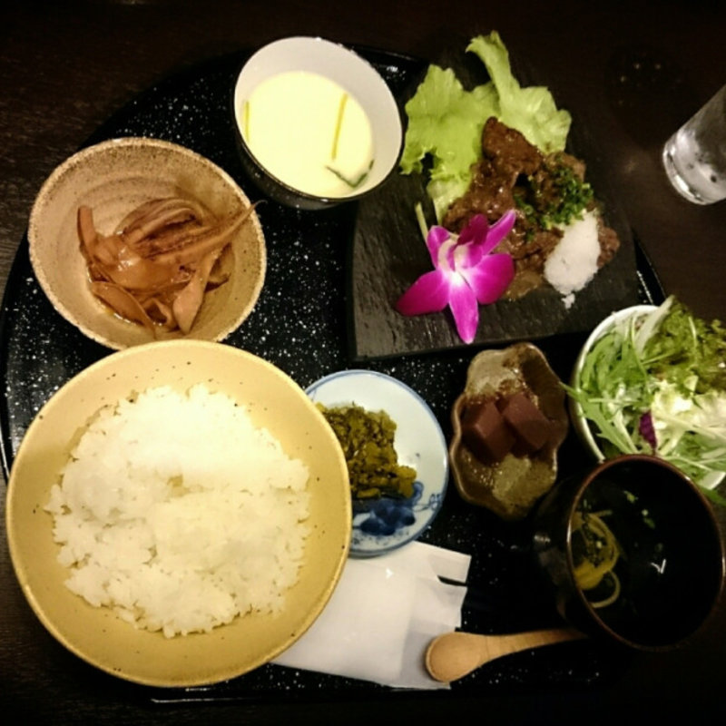 厳選牛おろしサイコロステーキ御膳(博多前炉端一承 福岡本店)