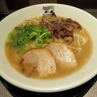 博多豚骨 白(博多新風 ラーメン食堂 梅田店)
