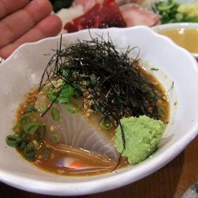 ごまハマチ(博多漁家磯貝 しらすくじら 博多駅前店)