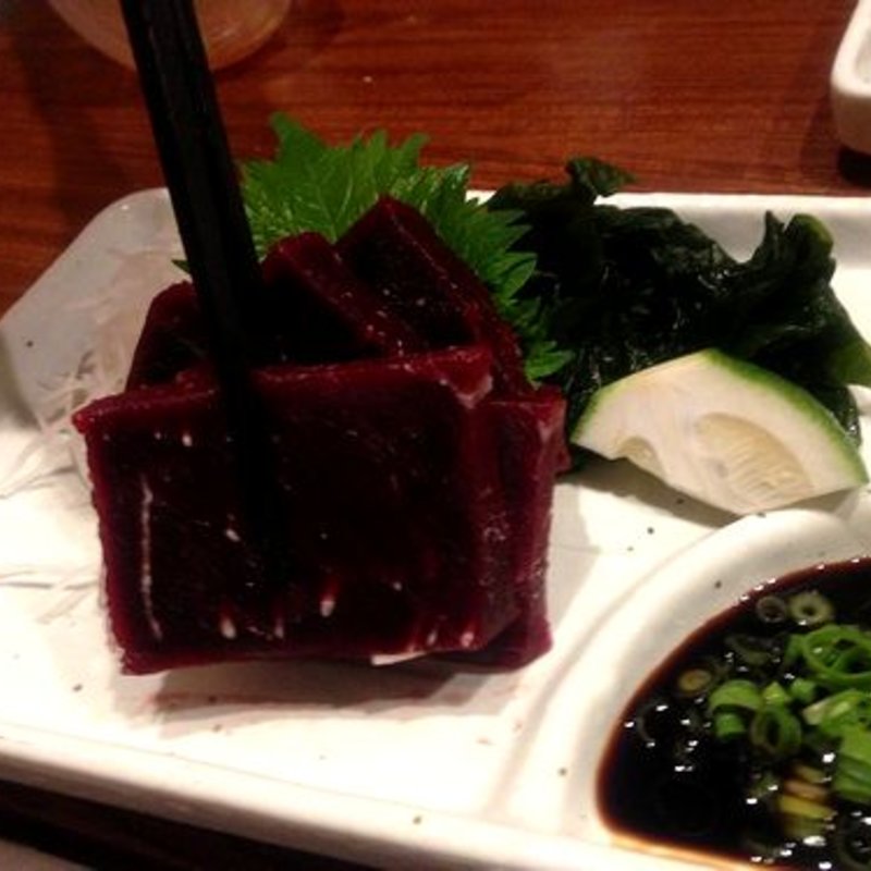 鯨刺(博多漁家磯貝 しらすくじら 博多駅前店)