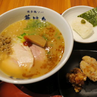 特濃味噌鶏ソバ(博多鶏ソバ 華味鳥 新宿三井ビル店)