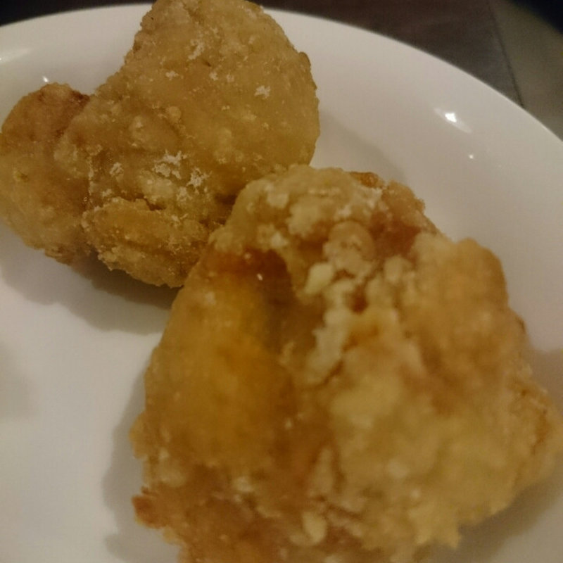 唐揚げ(博多鶏ソバ華味鳥 ソラリアステージ店)