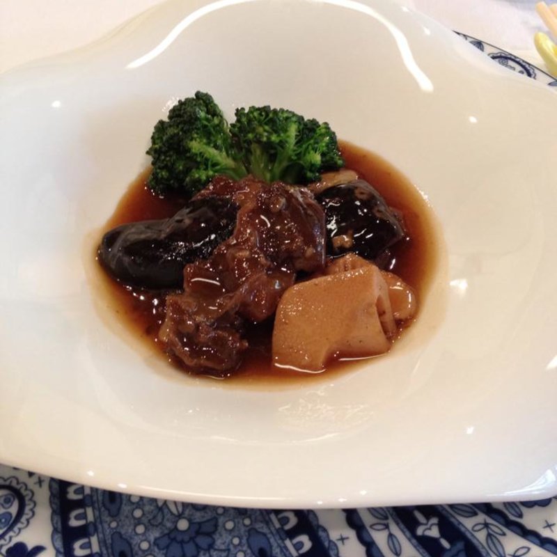 ランチコース 牛ホホ肉とお野菜のピリ辛煮込み(古月 池之端本店)