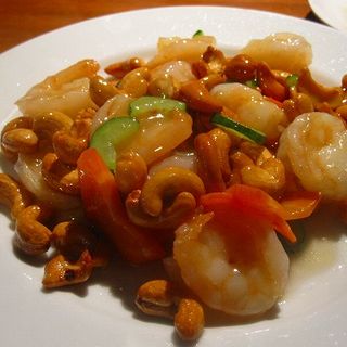 海老とカシューナッツの中華炒め(台湾料理 美味仙)