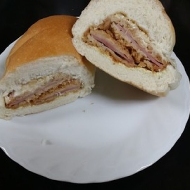 ハムカツ(吉田パン亀有本店)