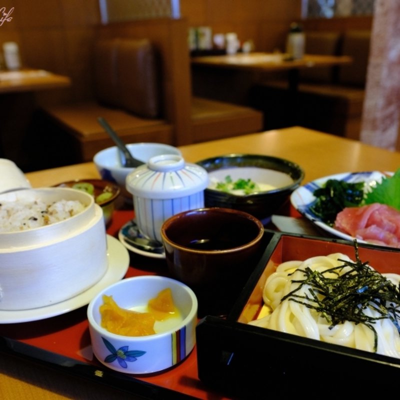 十八穀米の「とろろ三昧膳」(味の民芸 世田谷砧店 )