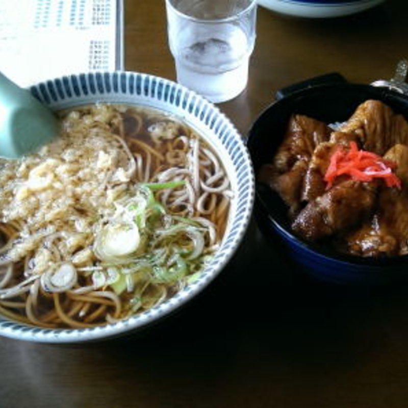 蕎麦、豚丼セット(味処　かつみ)