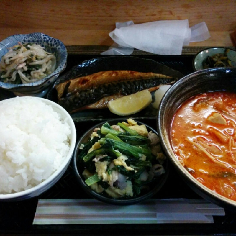 トロさばの塩焼きと味噌チゲスープの定食(和 )