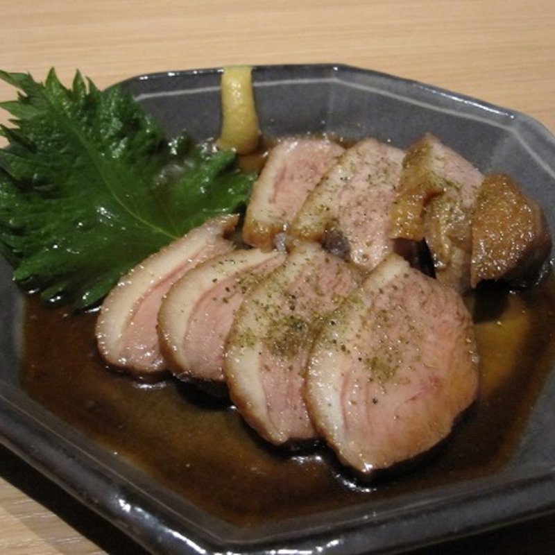 鴨肉のロースト(和と酒 馬乃屋 （わとさけ うまのや）)