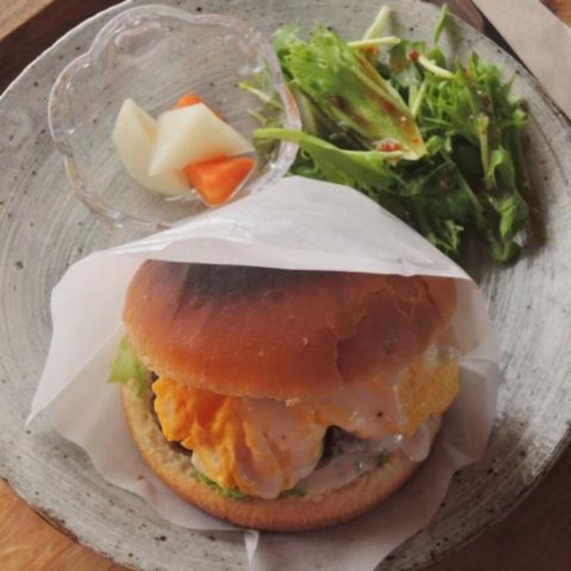 ワンプレートランチのハンバーガー(和徳石庵)
