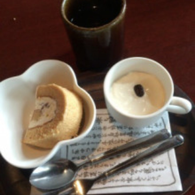 ロールケーキと杏仁豆腐(和心とんかつ あんず 天神店)