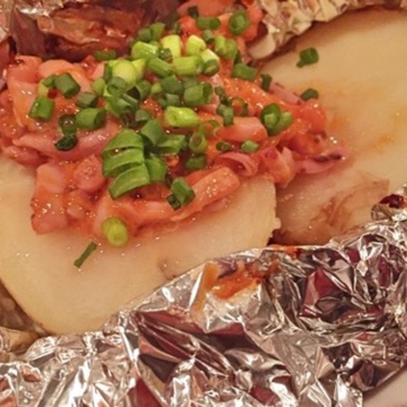 じゃが芋と塩辛のバターホイル焼き(一と九)