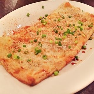 しらすきつねピザ(和洋cuisine BAR 一と九 （ワヨウクゥイジンバー・イットク）)