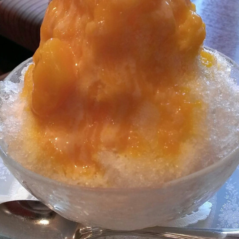 マンゴーのかき氷(銀座和蘭豆 サンライズ蒲田店)