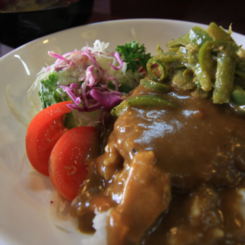 カツカレー（サラダ付）(和風グリル 飛鳥)