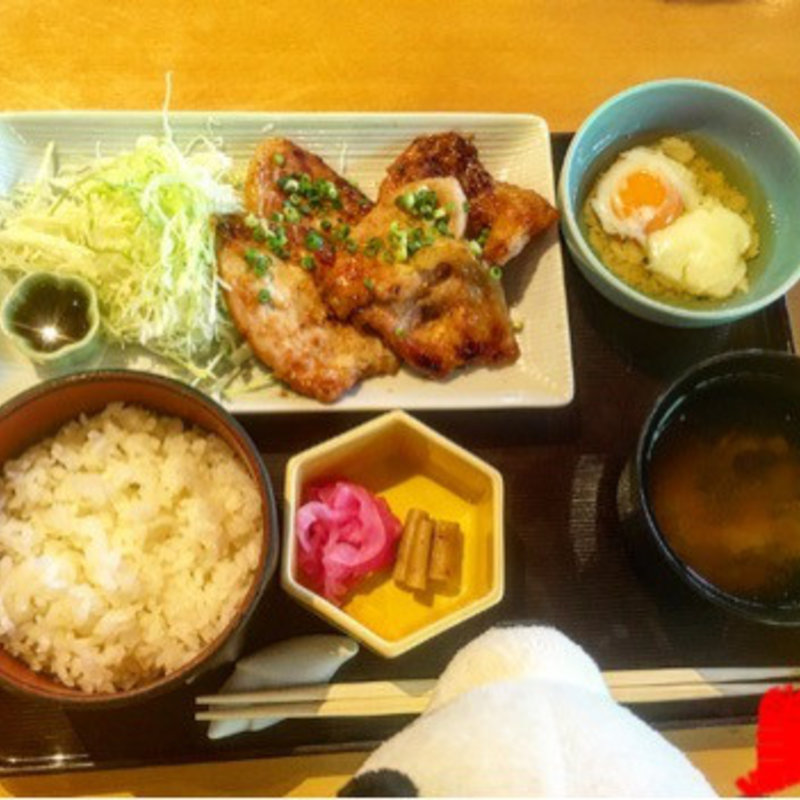 豚ロース味噌漬けと温泉たまご膳(和食だいにんぐ川霧)
