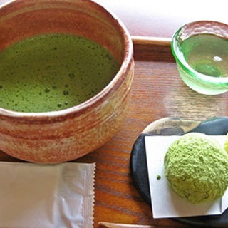上生菓子抹茶セット（本わらび餅）(喫茶きはる )