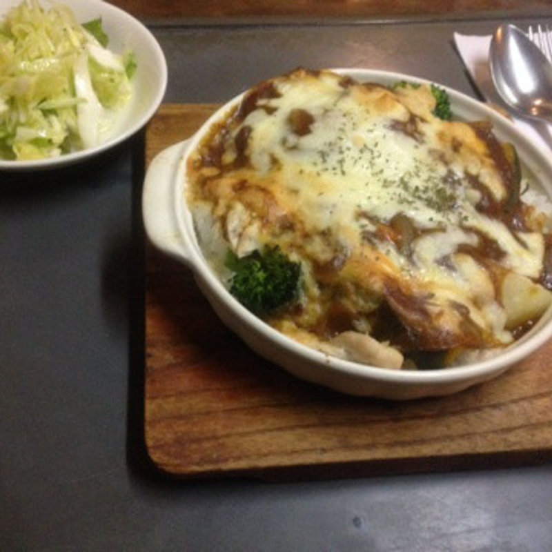 日替わりサービス(カレードリア、サラダ、ドリンク付き）(喫茶はちのす)