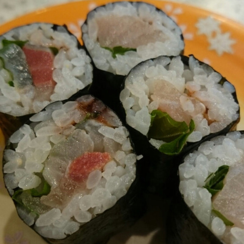 ハマチ梅紫蘇巻き(回転寿司新竹 ベイタワー店（弁天町）)