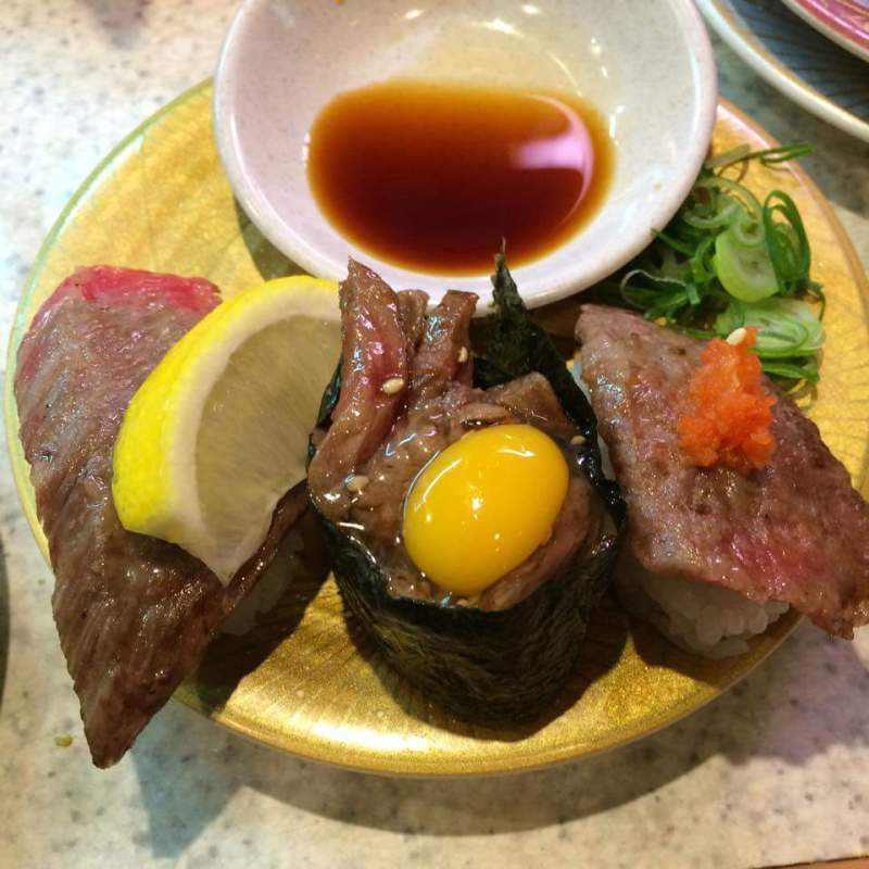 和牛三種(回転寿司新竹 ベイタワー店（弁天町）)