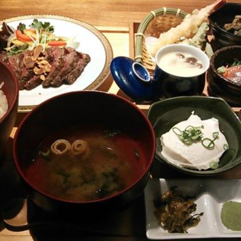 特上ステーキ膳(囲炉裏長屋 つるべ 川口店 )