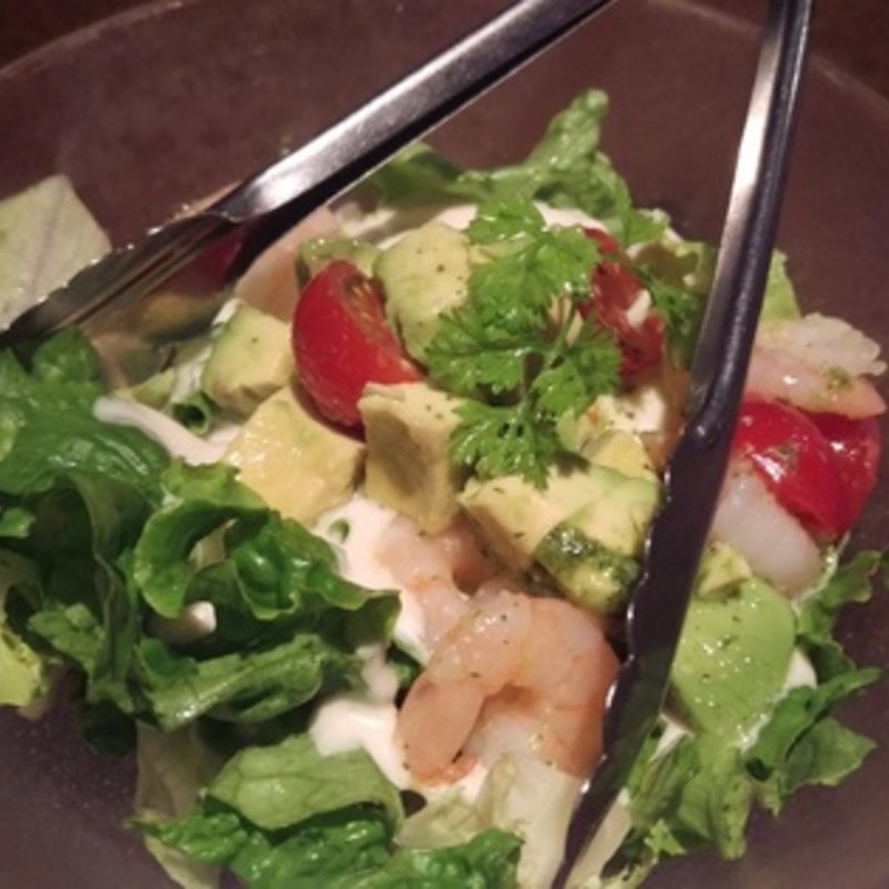 海老アボサラダ(土間土間 池袋西口駅前店)