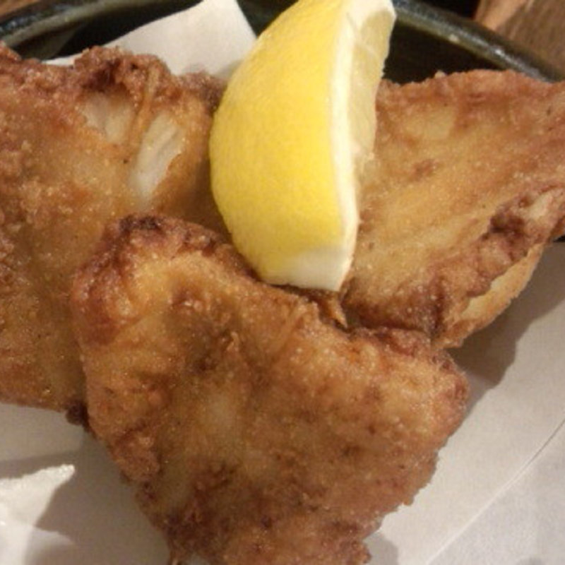 ふぐ唐揚げ(地魚酒場 魚八商店 京橋店)