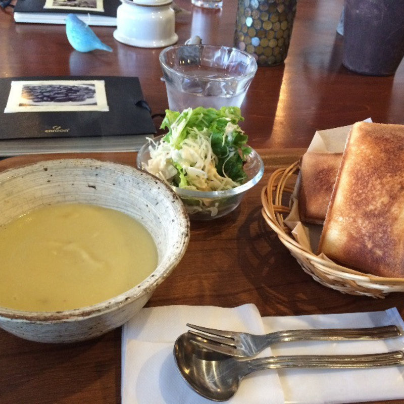 チーズキーマカレーのHOTサンド＆さつまいものポタージュ(板東珈琲)