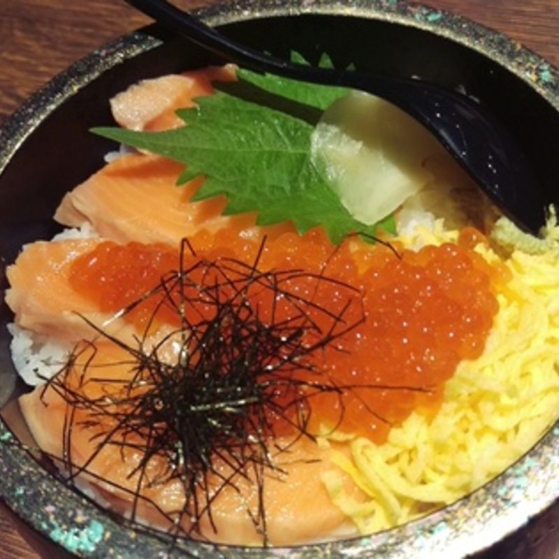 サーモンイクラ丼(大地の恵み北海道 新宿東宝ビル店)
