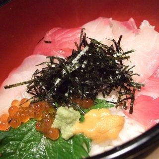 海鮮丼定食(大漁市場なるみ乃 薬院店)
