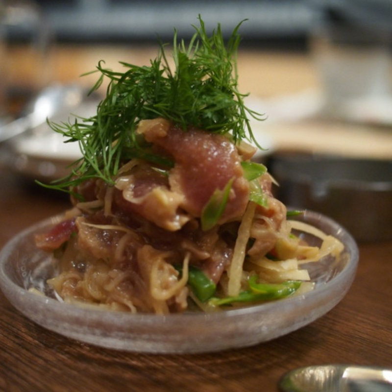 マグロのマリネと春うどのなめろう(大衆ビストロジル)