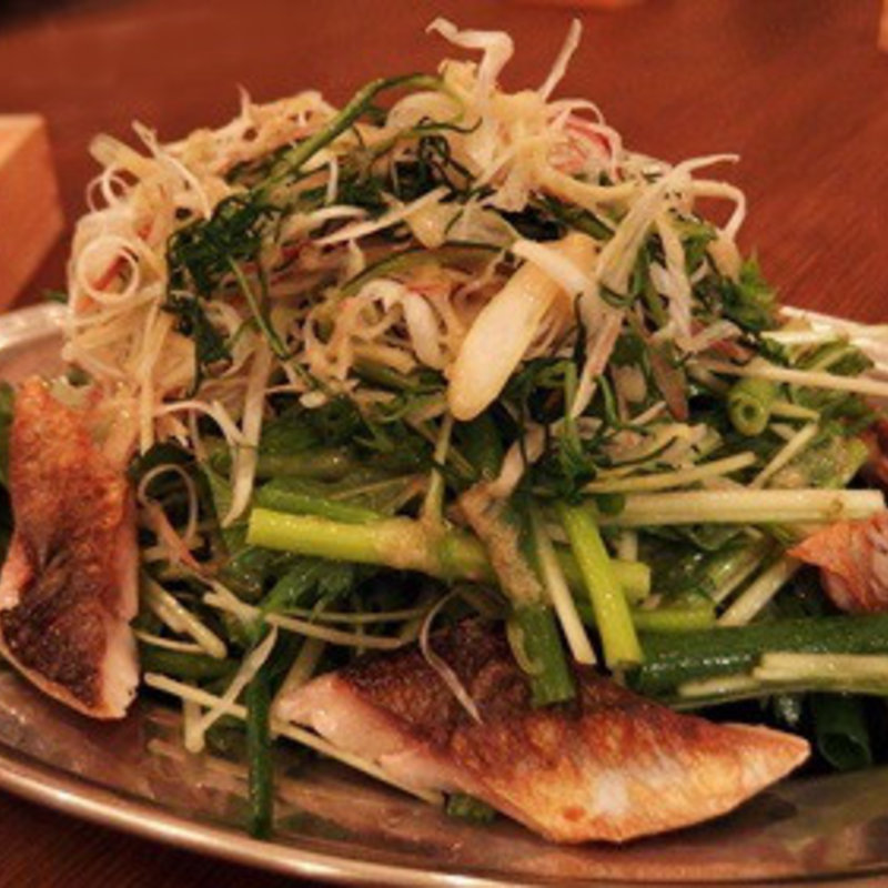 炙り〆サンマの香味サラダ(大衆ビストロジル)