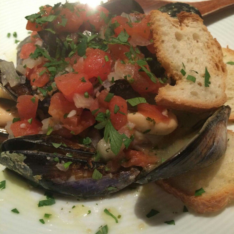 ムール貝のフレッシュトマトソース(大衆ビストロ原田屋 )