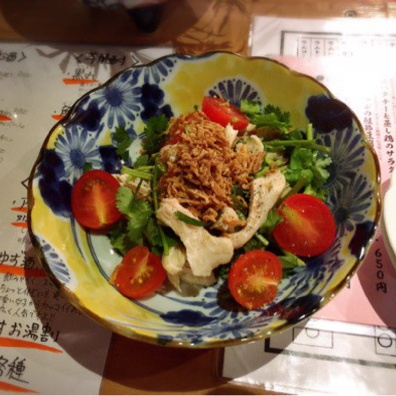 パクチーと鶏肉のサラダ(大衆餃子酒場 choi)