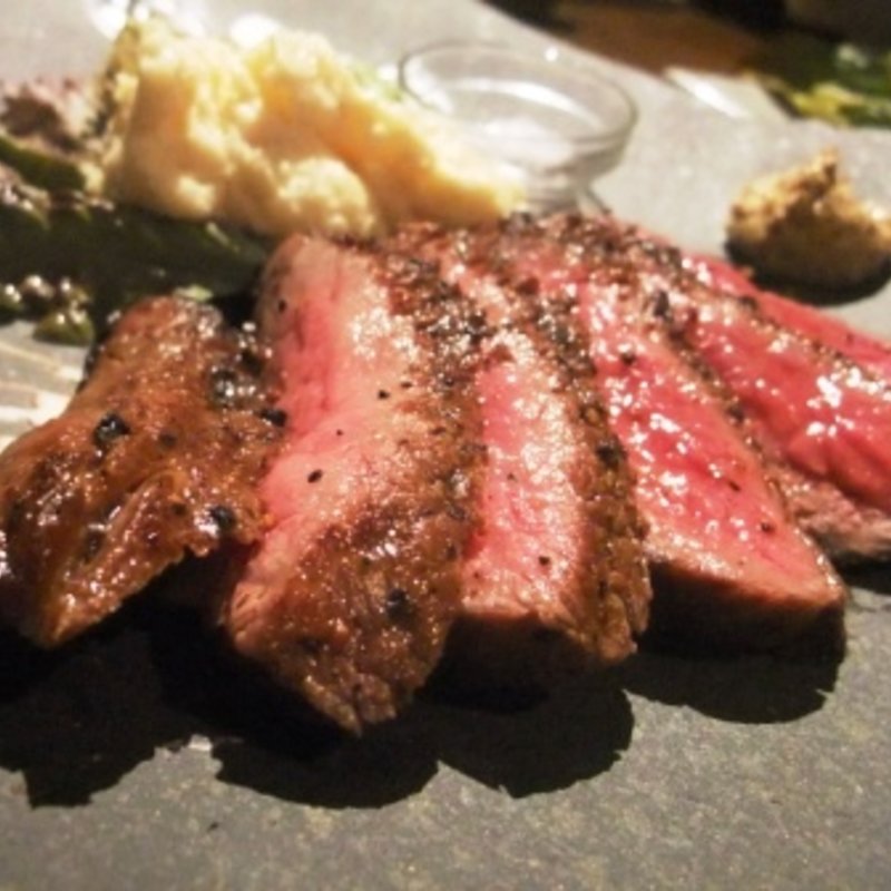 A5ランクの和牛ロースステーキ(大衆魚酒場 こばやし )