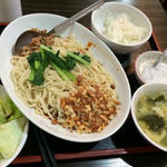 汁なし坦々麺定食(中国四川料理 天然居)